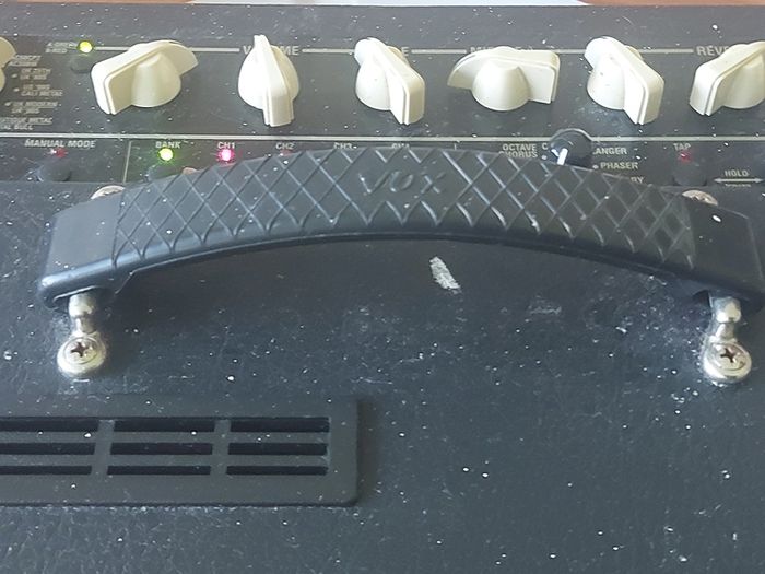 VOX Valvetronix VT15 AMP, working great and in excellent condition
