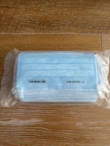 Brand New Sealed pack of 20 disposable masks