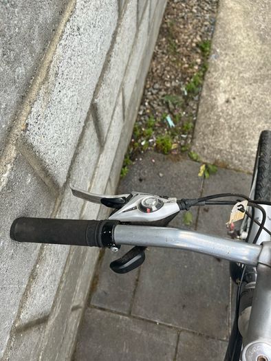 Giant hybrid bike