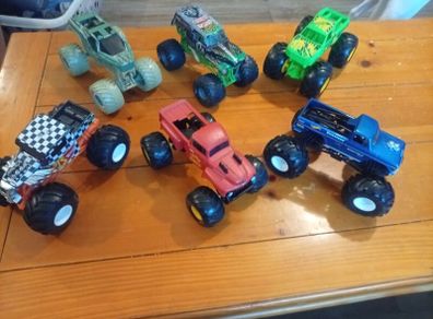 Hot wheels monster trucks x 6
