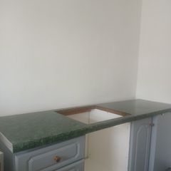Kitchen and worktop for sale
