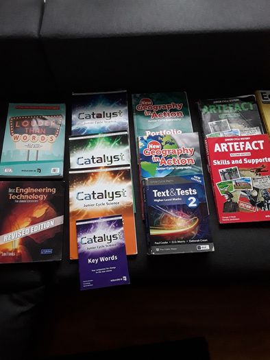 Yunior Cert books