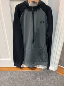 Boys half zip Under Armour