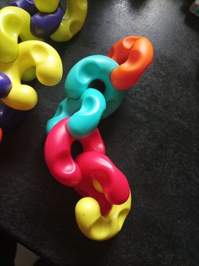 Interlocking rings