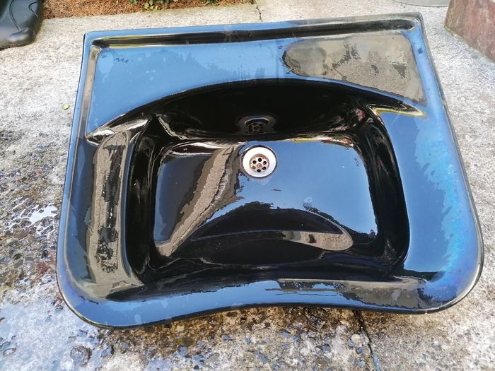 Hairdressing sinks