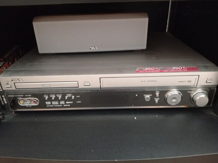 Aiwa dvd/cd/ vhs system