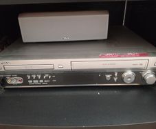 Aiwa dvd/cd/ vhs system