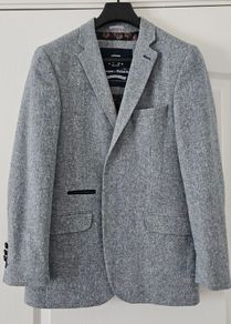 Like new (worn twice) Thomson and Richards Wool blend Blazer