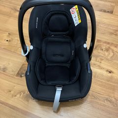Cabriofix i-Size Car Seat & Isofix Base Bundle