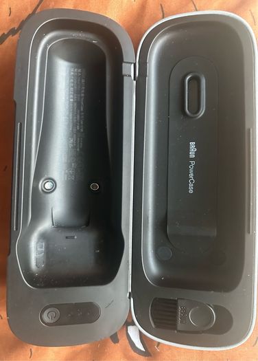 Braun Power-case travel charger