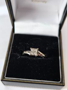 18k / ct Gold Ring Diamond