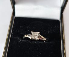 18k / ct Gold Ring Diamond