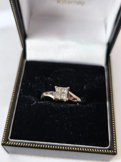 18k / ct Gold Ring Diamond