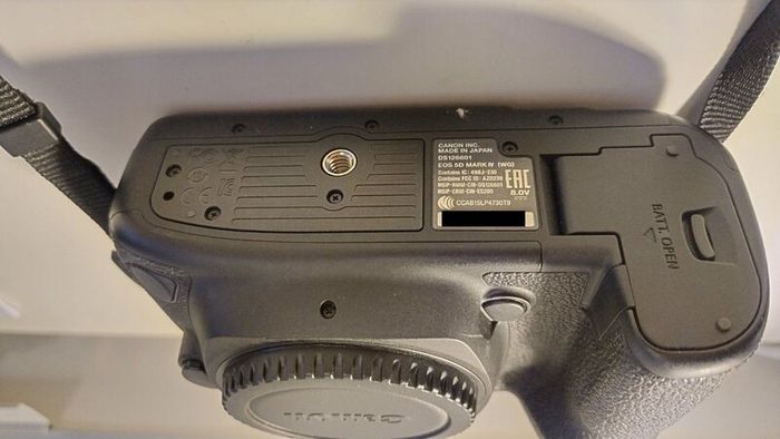Canon EOS 5D Mark IV - Low Shutter Count:  8,170