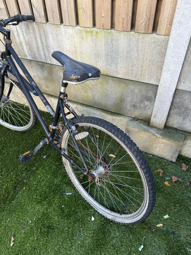 [Lot] 4x Cycles Bikes 1 Scooter