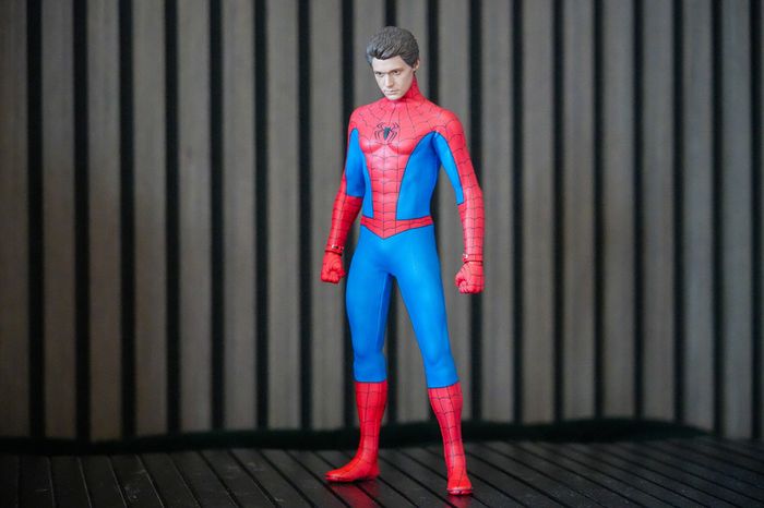 Hot Toys Spider-Man - Classic Suit - VGM48 - 1/6 Scale