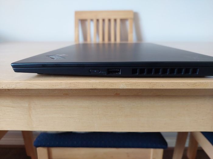 Lenovo ThinkPad X1 Carbon Gen 8 | 10th Gen | Core i5 10310U  | 16gb Ram | 256GB NVMe | 14" | Windows 11