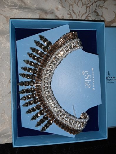 Newbridge eShe Necklace NEW in Box