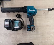 Makita 12v cxt caulk gun