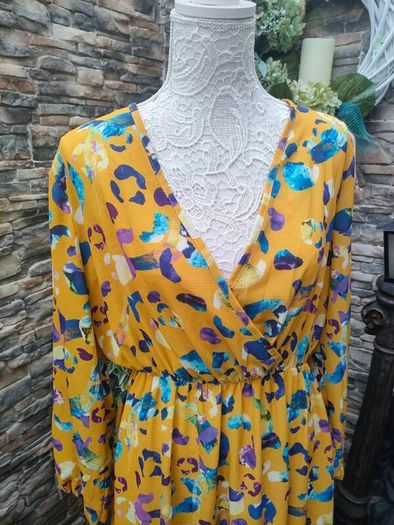 Boohoo Plus size mustard yellow midi with purple and blue print uk 18