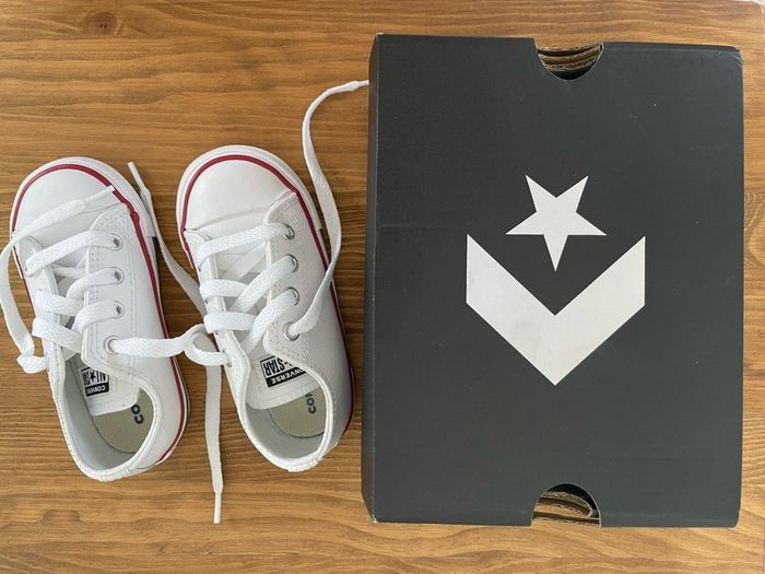 Converse kids shoes white (UK 7, EU 23)