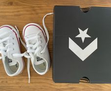 Converse kids shoes white (UK 7, EU 23)