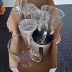 8 mugs / glasses