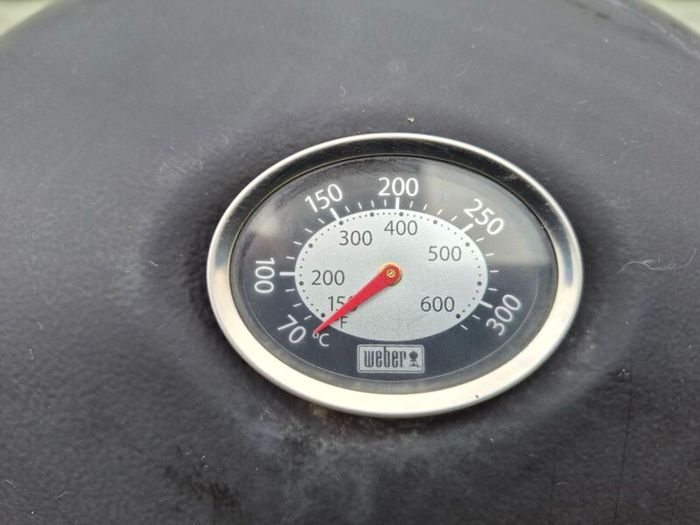 Weber Q1200 Gas Bbq with Stand and new Regulator