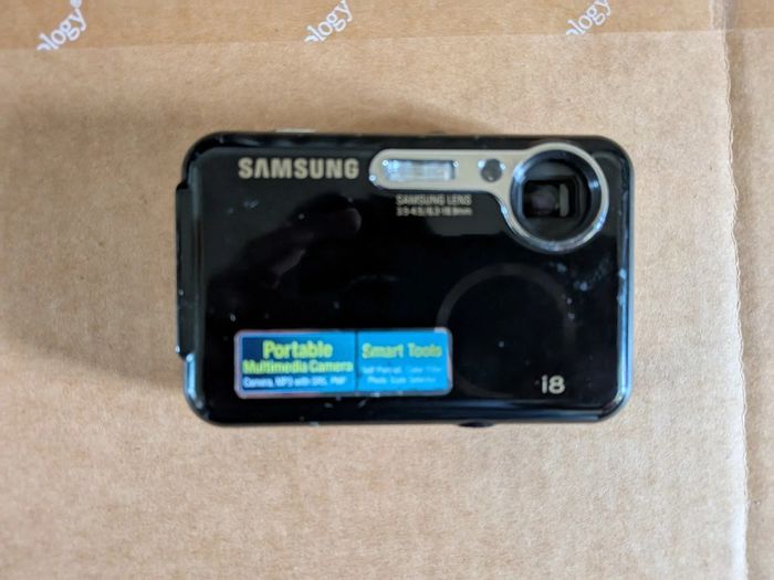 Samsung i8 Digital Camera
