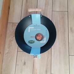 cookware wok.  New