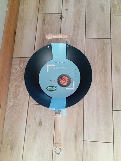 cookware wok.  New