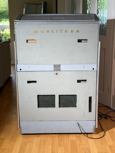 Wurlitzer 2410  1960 Fully Functional  Complete Collectors Piece