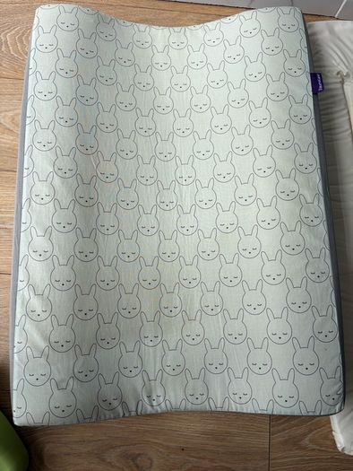 Baby bouncer & changing mat