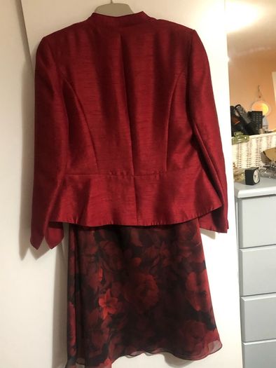 Ladies designer stunning suit size 14 reduced