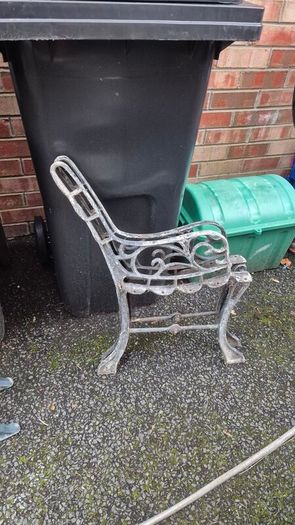 iron cast garden bench sides