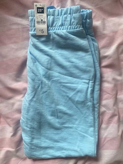 Brand New with Tags, girls 25inch waist leggings, shorts & jogger bundle.