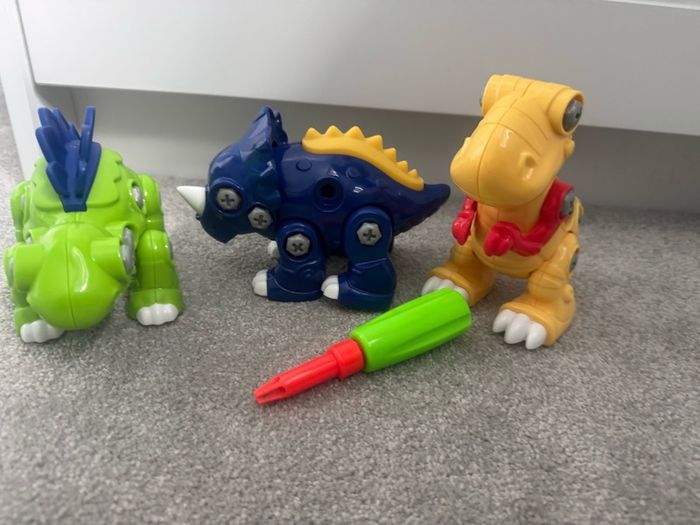 Construct a dinosaur toy - free postage