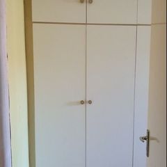 Built in wardrobe
