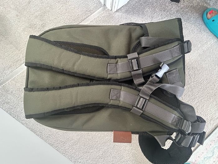 Cat / small dog backpack carrier