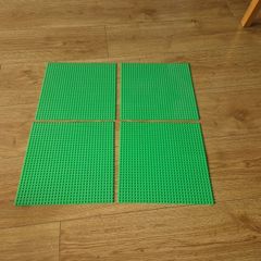 lego base plate x 4