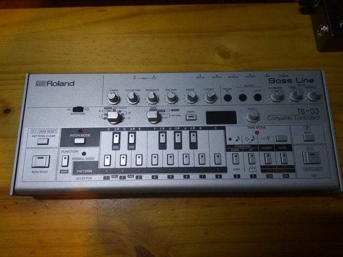 Roland TB-03 TB303