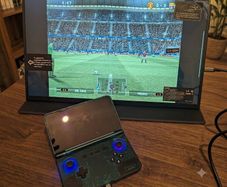 18.5 Inch Portable monitor - ultra thin - magnetic case - Price firm - last one