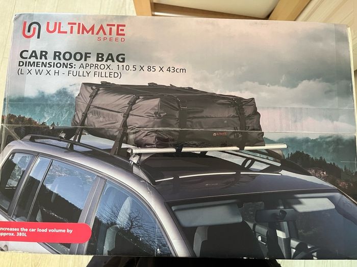Car roof cargo bag