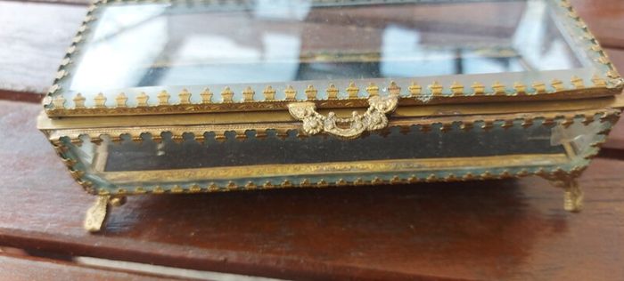 french antique ring /jewellery box ,,see pictures for condition, used , fair condition,few marks etc sold as is,