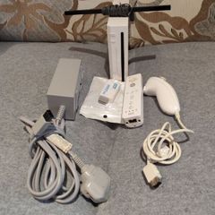 Nintendo Wii with one controller and one Nunchuck+ HDMI adapter