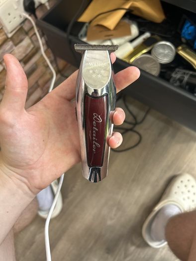 Wahl detailer and stand