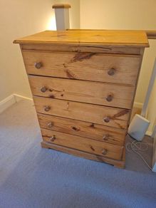 Pine chest of drawers