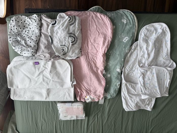 Snuz Pod 4 with mattress, protector, fitted sheets and more