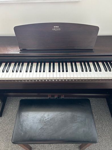 Yamaha Arius YDP-140 digital piano