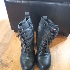 Tommy Hilfiger boots